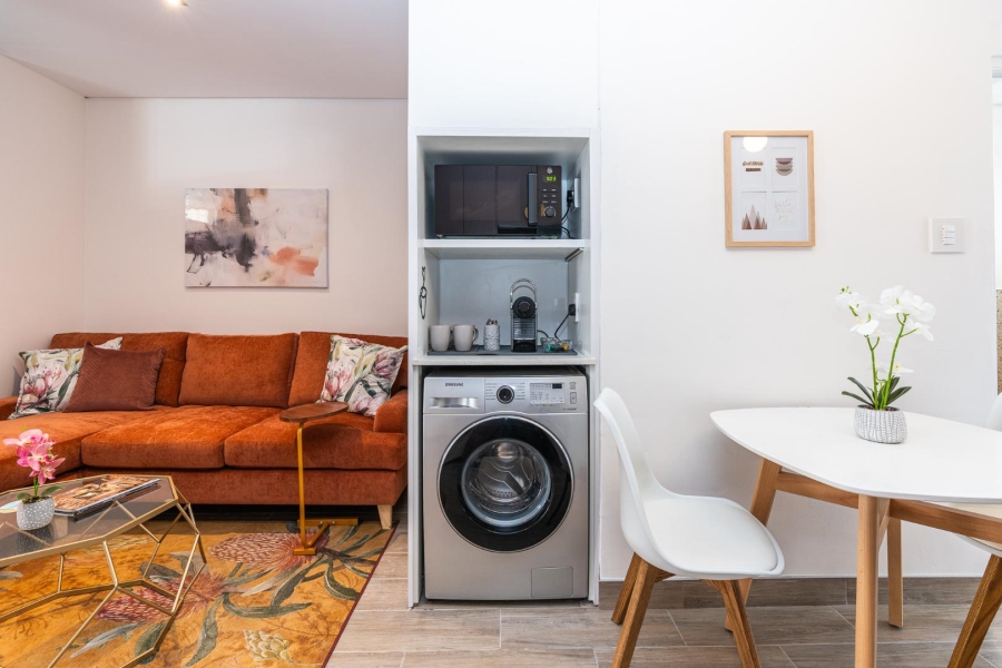 To Let 1 Bedroom Property for Rent in Sea Point Western Cape